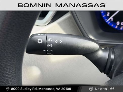 Used 2022 Toyota Corolla LE image 19