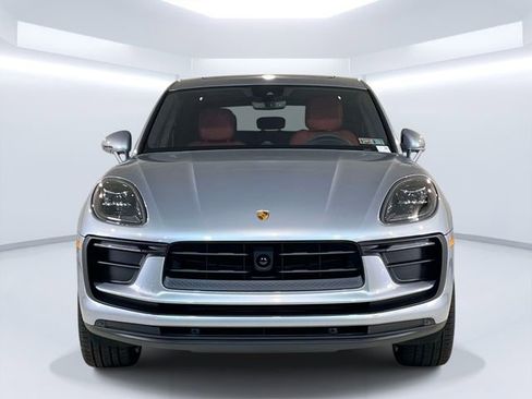 New 2026 Porsche Macan image 2