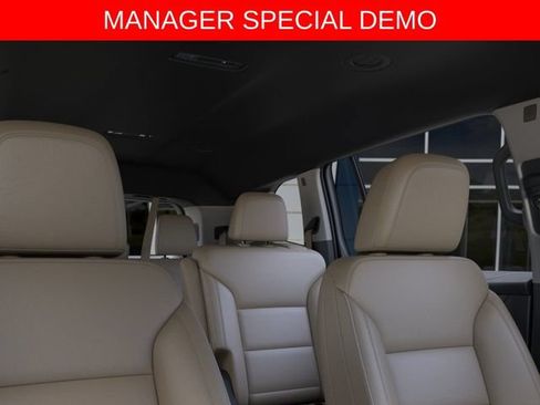 Used 2026 Buick Enclave Preferred w/ Power Package AWD/4WD image 24