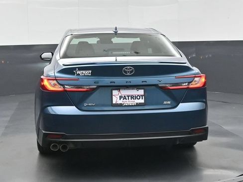 Used 2025 Toyota Camry SE FWD image 6