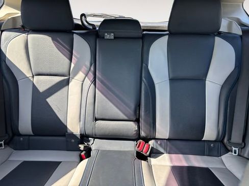 Used 2019 Subaru Crosstrek Hybrid w/ Moonroof Package w/Navigation AWD/4WD image 13