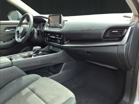 Used 2021 Nissan Rogue SV FWD image 14