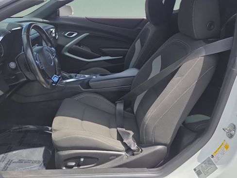 Used 2019 Chevrolet Camaro LT RWD image 9