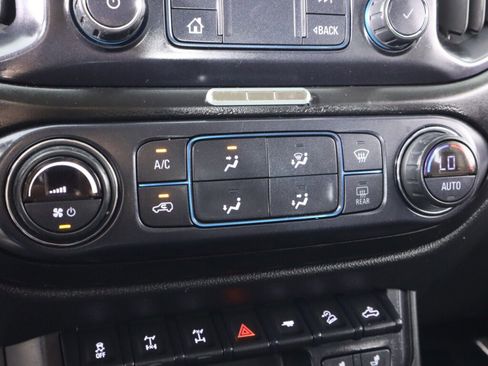 Used 2020 Chevrolet Colorado ZR2 image 23