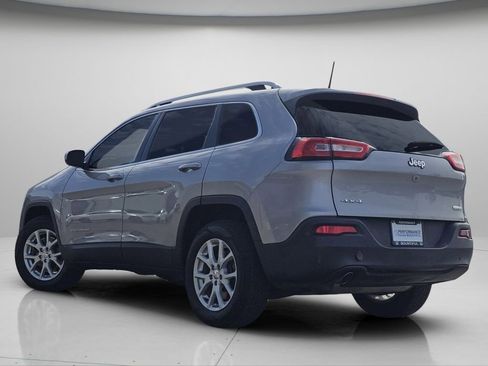 Used 2017 Jeep Cherokee Latitude w/ Comfort/Convenience Group image 20