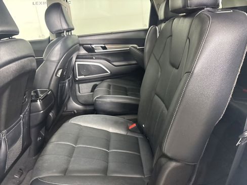 Used 2022 Kia Telluride EX w/ EX Premium Package image 23
