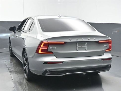 Certified 2024 Volvo S60 B5 Core image 6