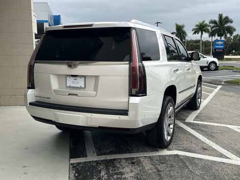 Used 2018 Cadillac Escalade Premium Luxury image 6