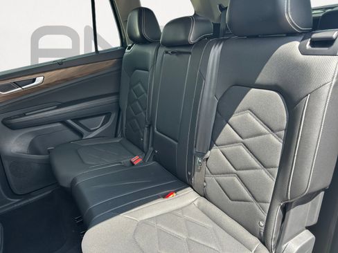 Used 2025 Volkswagen Atlas SE FWD image 20