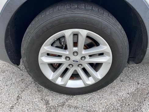 Used 2015 Ford Explorer XLT w/ Equipment Group 201A image 9