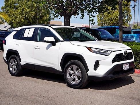 Used 2025 Toyota RAV4 XLE w/ Convenience Package FWD image 6