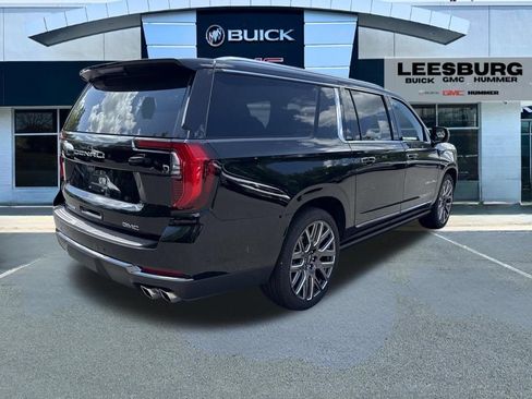 Used 2025 GMC Yukon XL Denali Ultimate AWD/4WD image 7