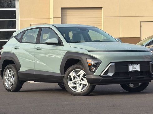 New 2026 Hyundai Kona SE image 2