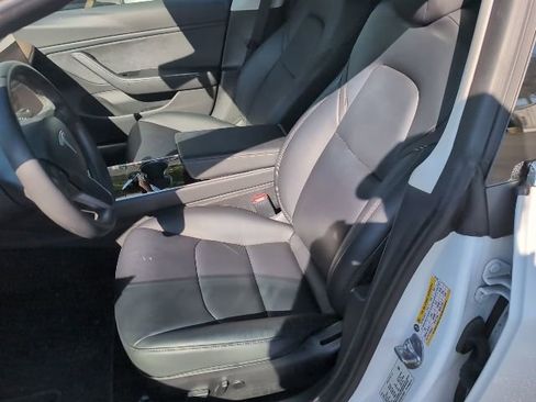 Used 2020 Tesla Model 3 Performance image 9