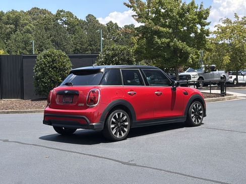 Used 2022 MINI Cooper 4-Door Hardtop FWD image 3