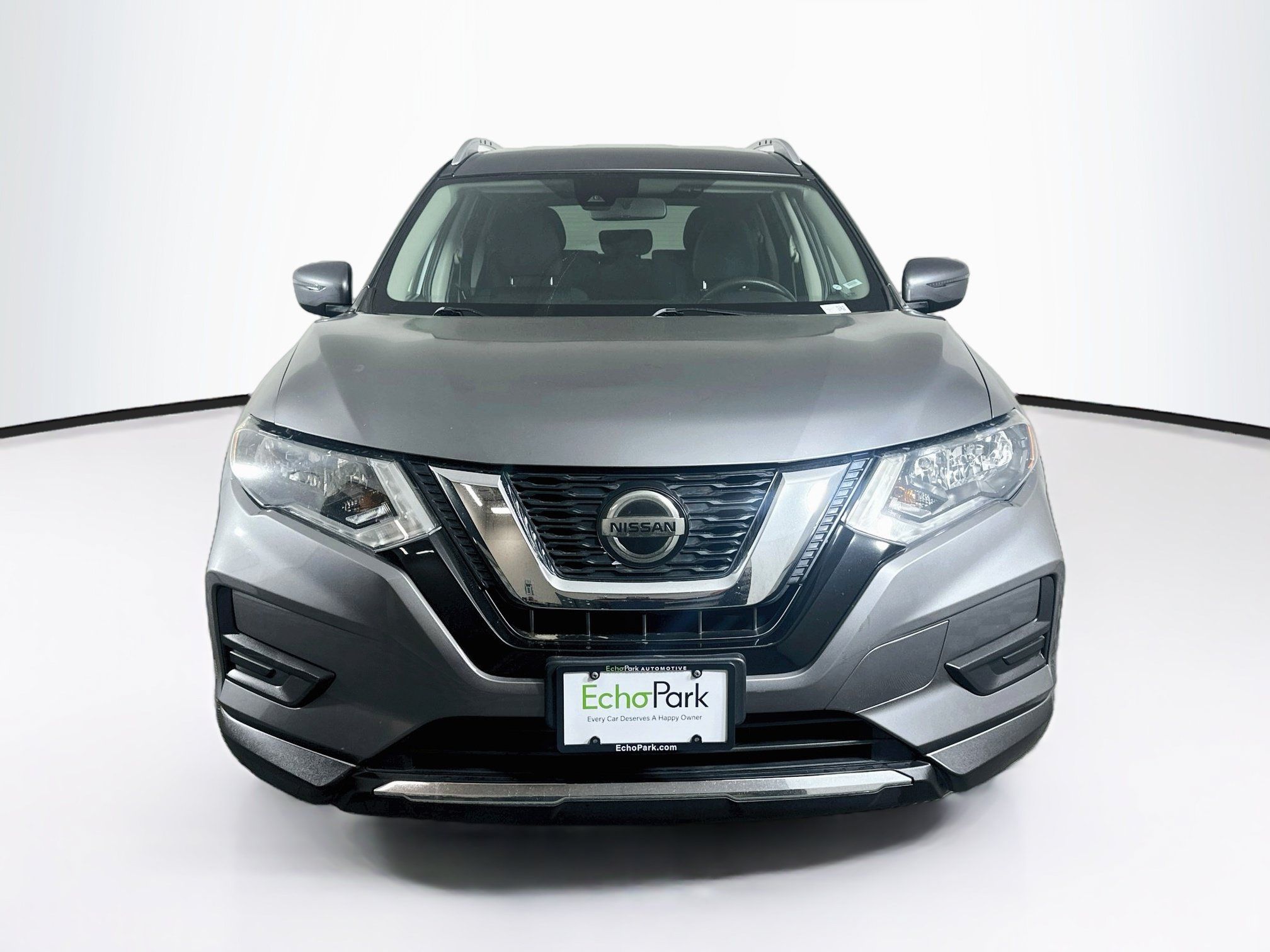 Used 2019 Nissan Rogue SV FWD image 2