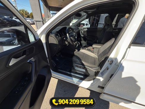 Used 2021 Volkswagen Tiguan SE FWD image 27