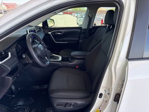 Used 2025 Toyota RAV4 XLE w/ Weather Package image 13
