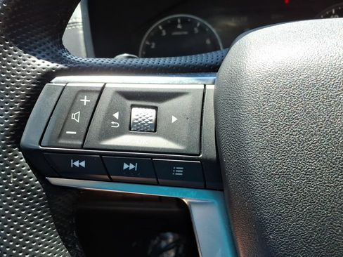 Used 2024 Mitsubishi Outlander AWD image 24