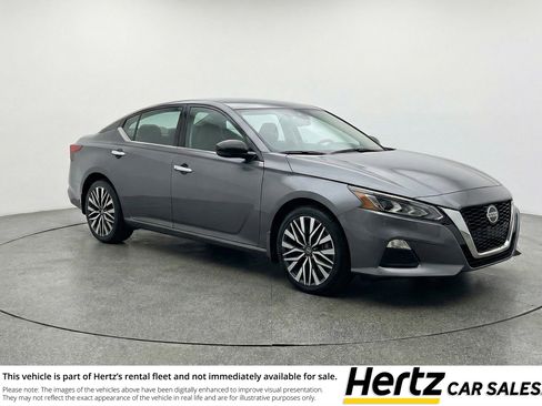 Used 2025 Nissan Altima 2.5 SV FWD image 1
