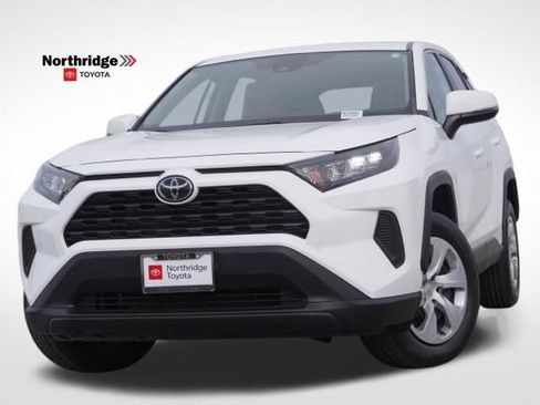 Used 2022 Toyota RAV4 LE FWD image 1