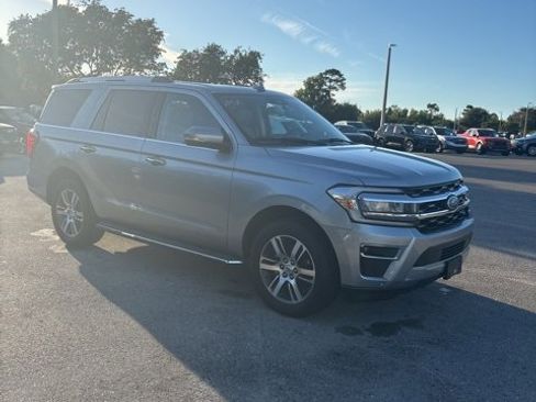 Used 2023 Ford Expedition Limited image 8