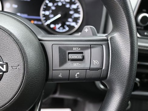 Used 2023 Nissan Rogue S FWD image 19