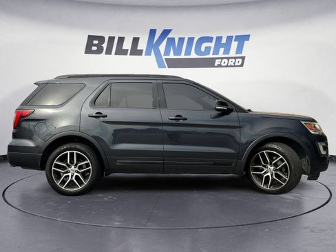 Used 2017 Ford Explorer Sport w/ Equipment Group 401A AWD/4WD image 6