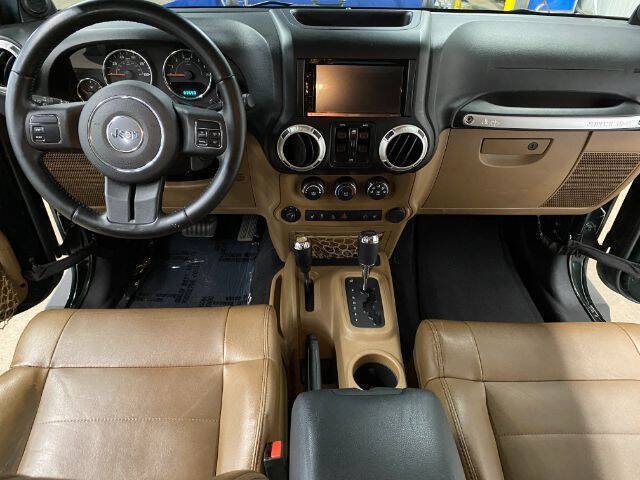 Used 2011 Jeep Wrangler Unlimited Sahara AWD/4WD image 17