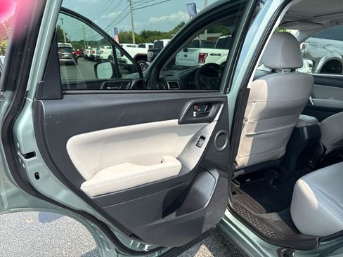 Used 2017 Subaru Forester 2.5i Limited AWD/4WD image 13