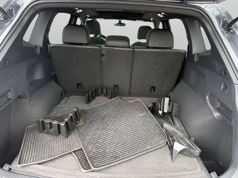 Used 2020 Volkswagen Tiguan SE R-Line AWD/4WD image 11