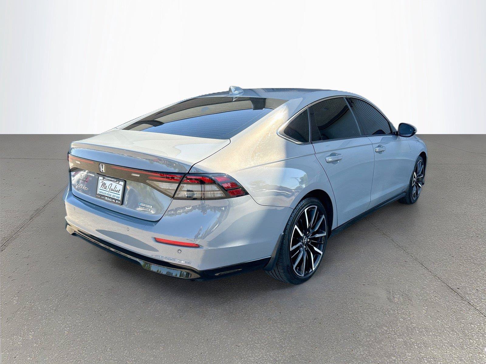 Used 2024 Honda Accord Touring image 4