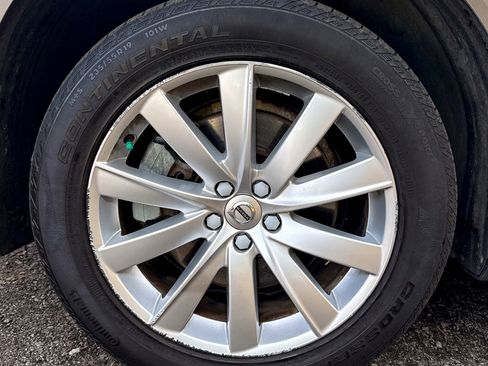 Used 2018 Volvo XC90 T6 Momentum w/ Momentum Plus Package image 3