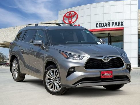 Used 2026 Toyota Highlander Platinum AWD/4WD image 1