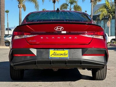Certified 2025 Hyundai Elantra Sport image 5