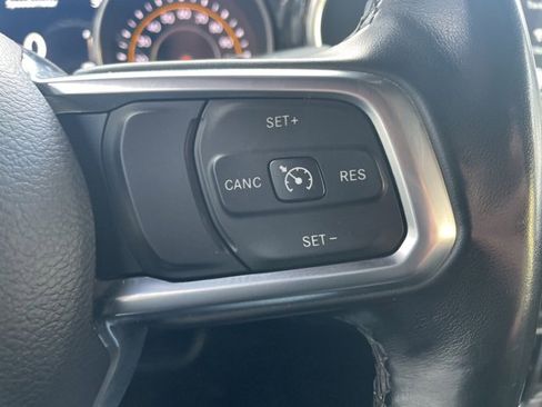 Used 2020 Jeep Wrangler Unlimited Sahara image 21