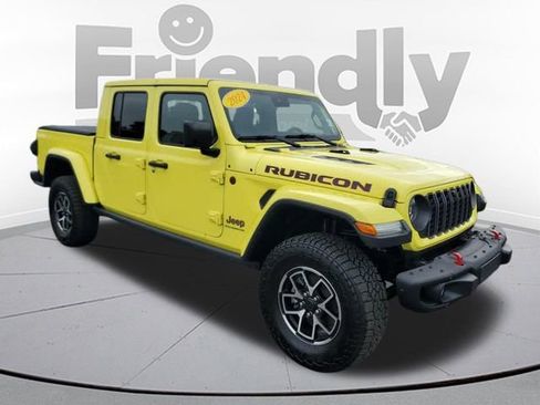 Used 2024 Jeep Gladiator Rubicon AWD/4WD image 9