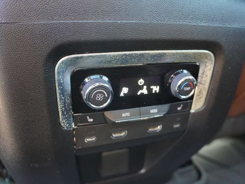 Used 2025 Chevrolet Tahoe High Country AWD/4WD image 5