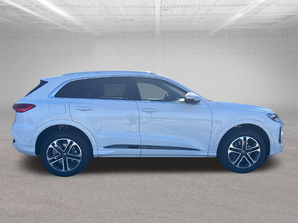 Used 2025 Audi Q5 Premium AWD/4WD image 6