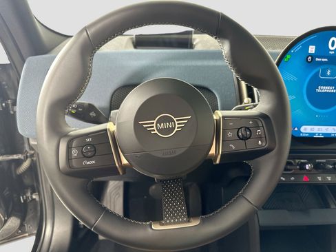 Certified 2025 MINI Cooper Countryman S w/ Comfort Package Max image 14