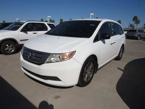 Used 2013 Honda Odyssey EX image 1
