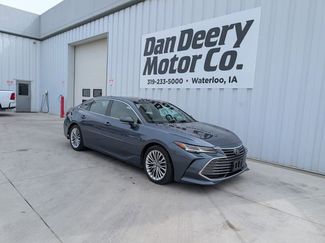 Used 2019 Toyota Avalon Limited w/ Protection Package video 1