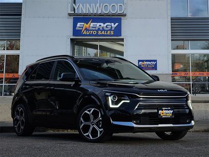 Used 2023 Kia Niro EX Touring