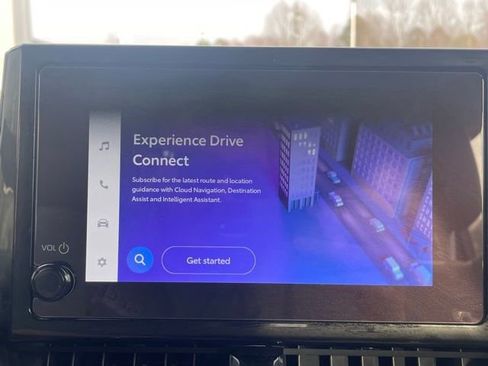 Used 2024 Toyota Corolla Cross L image 10