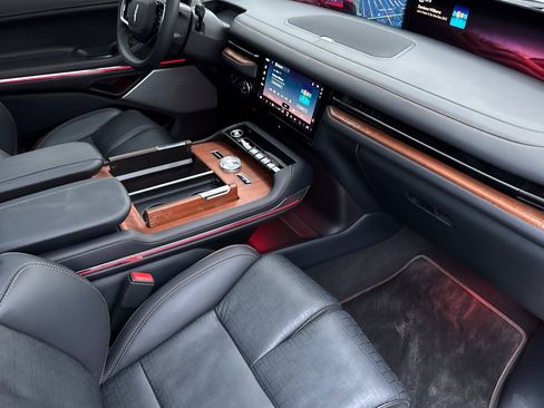 Used 2025 Lincoln Navigator L Black Label image 15