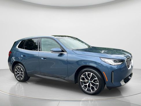 Certified 2026 BMW X3 xDrive30i w/ Premium Package AWD/4WD image 2