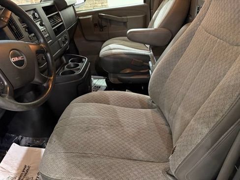 Used 2016 GMC Savana 2500 RWD image 2