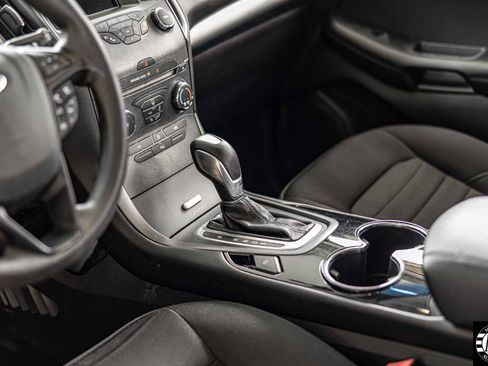 Used 2016 Ford Edge SE image 12