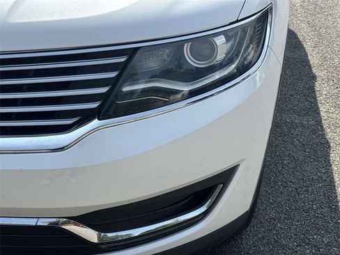 Used 2016 Lincoln MKX Select w/ Select Plus Package FWD image 9