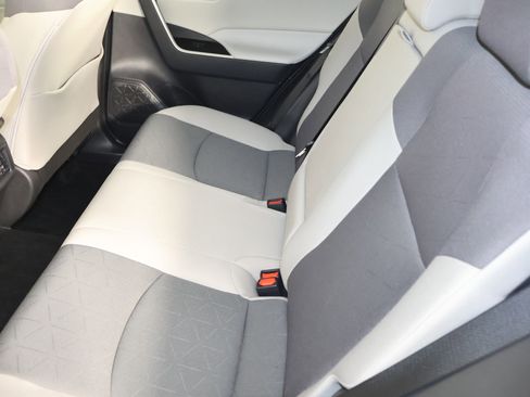 Used 2025 Toyota RAV4 XLE image 50